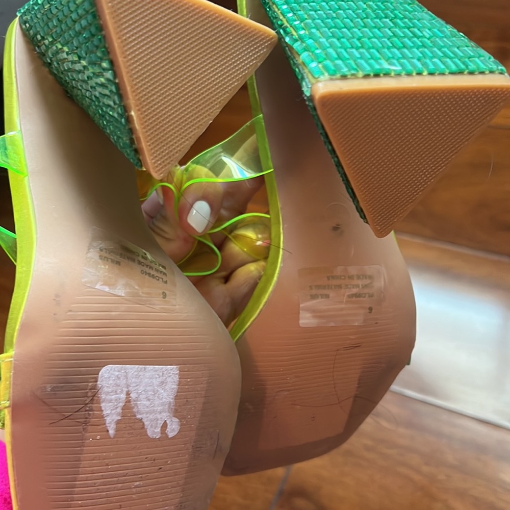 ✨Heel✨ like new - Picture 6 of 6